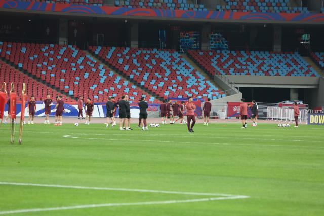 国足前瞻：7万人助威！国足背水一战死磕澳大利亚