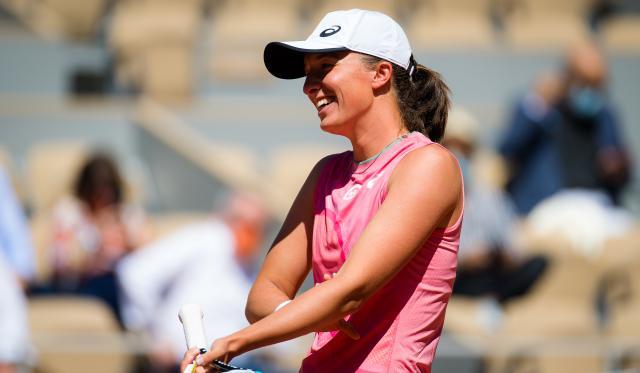 开云-20岁生日“双喜临门” 斯瓦泰克法网卫冕首秀告捷